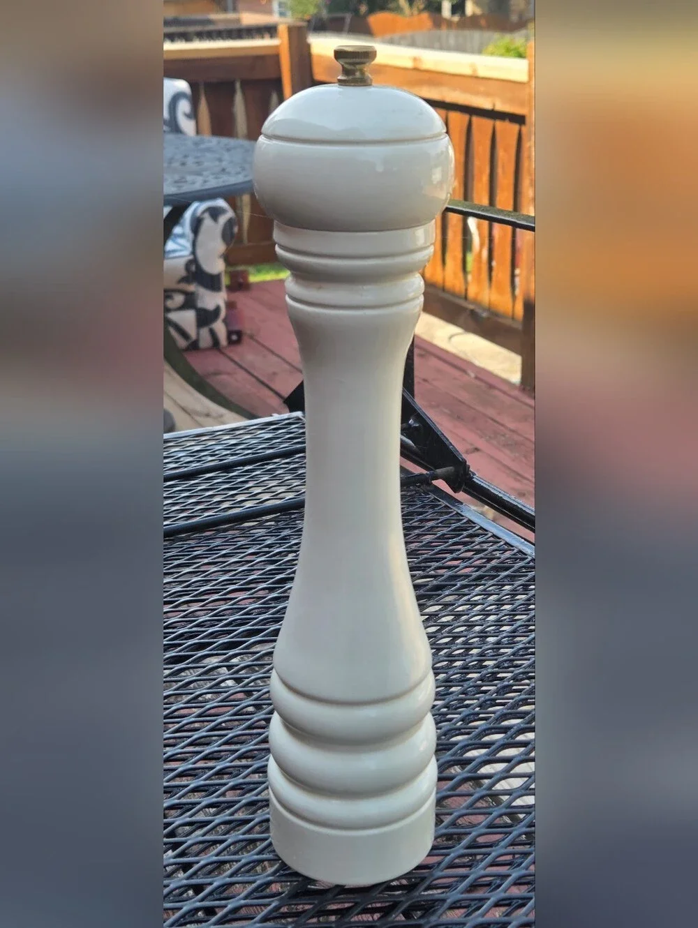 Classic White Lacquered Wooden Salt/Pepper Mill 13